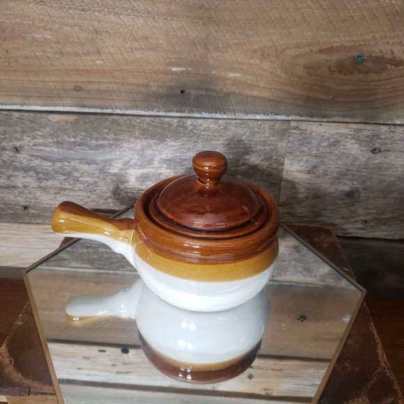 Small Covered Stoneware Soup/Bean Pot with handle. - Picture 5 of 13